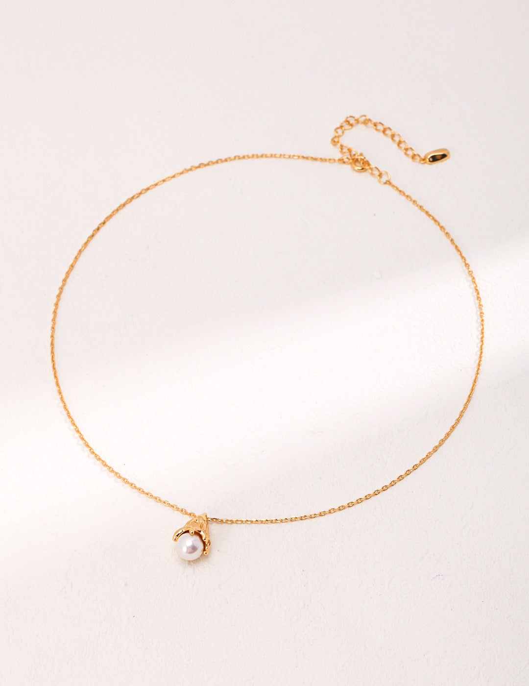 Featured bulb Pearl Necklace