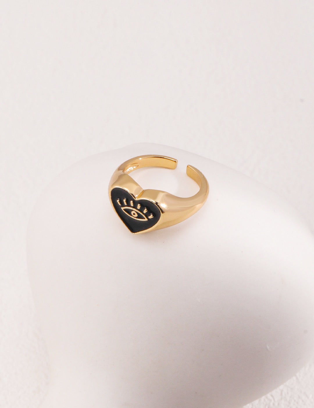 Black heart ring