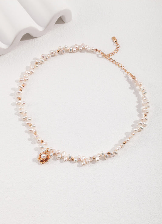 Camellia pearl necklace