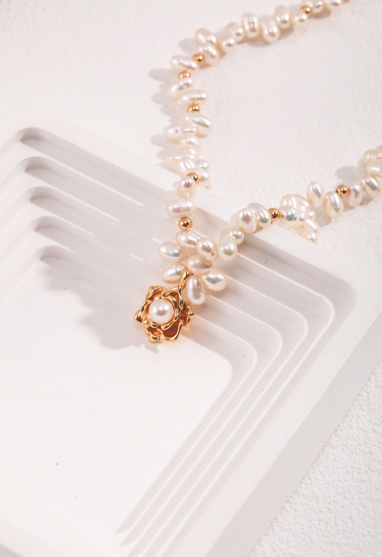 Camellia pearl necklace